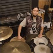 Max Reyes - Batería - Niveles básico e intermedio - Niños y Adultos - Técnica, Lectura, Repertorio - A domicilio o en Metro Matta